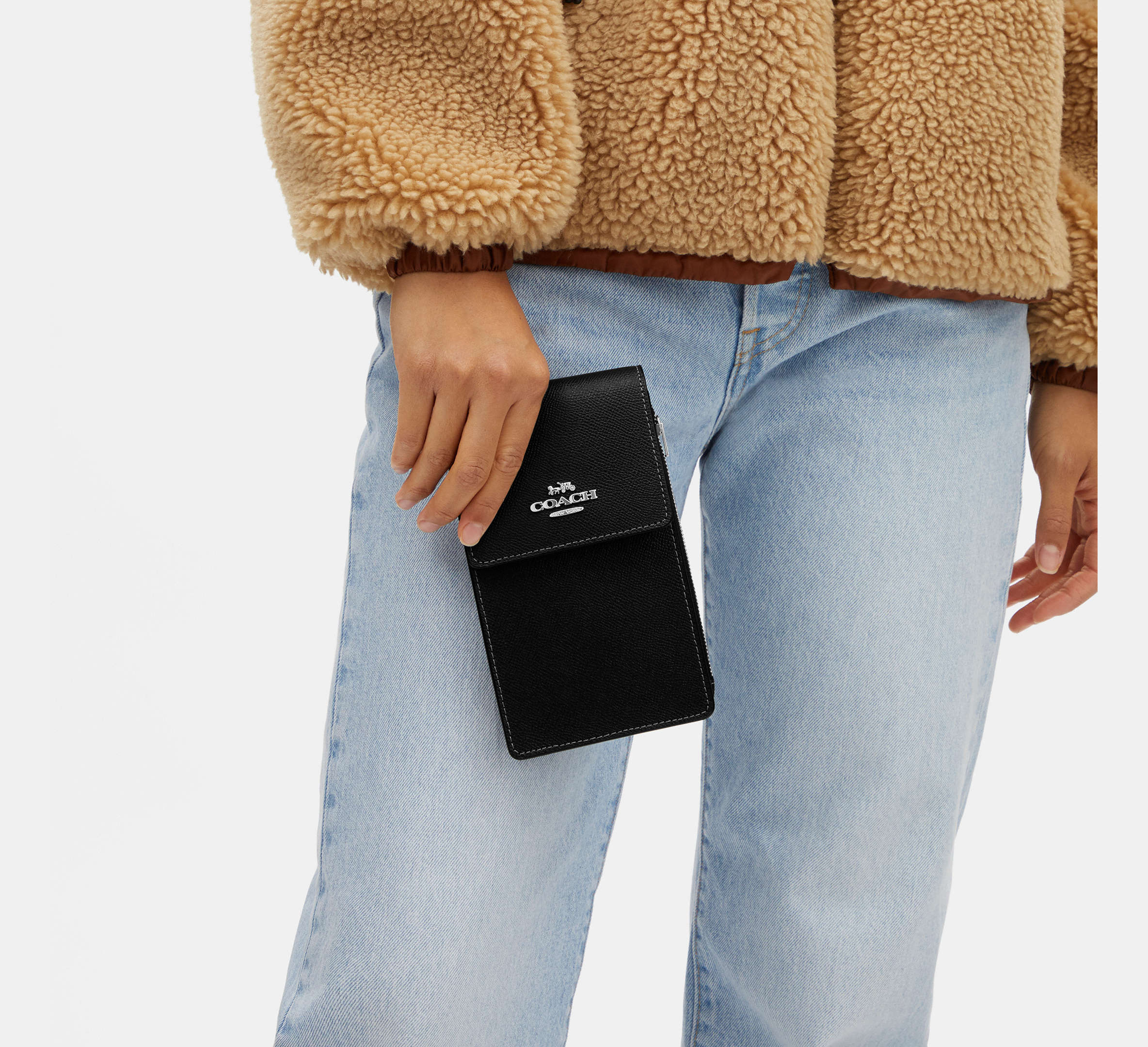 (PREORDER) COACH - North South Phone Crossbody CM235