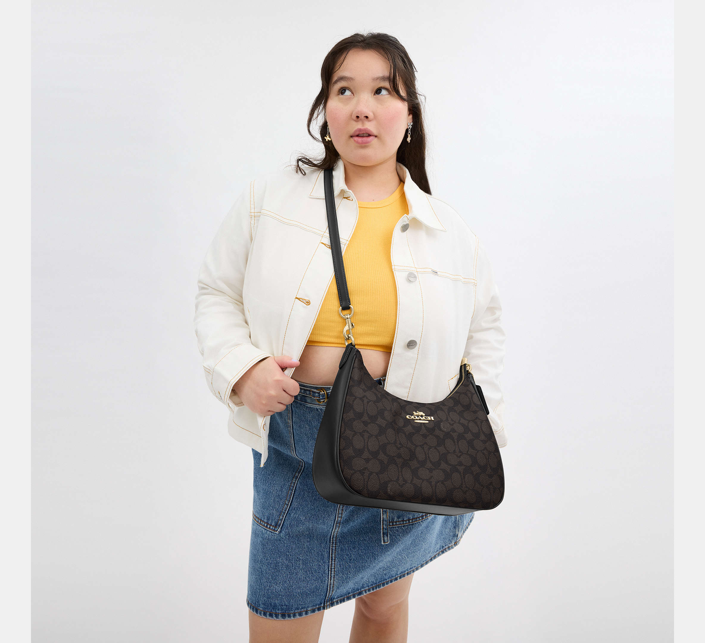 (PREORDER) COACH - Teri Hobo In Signature Canvas CV940 | CAA69
