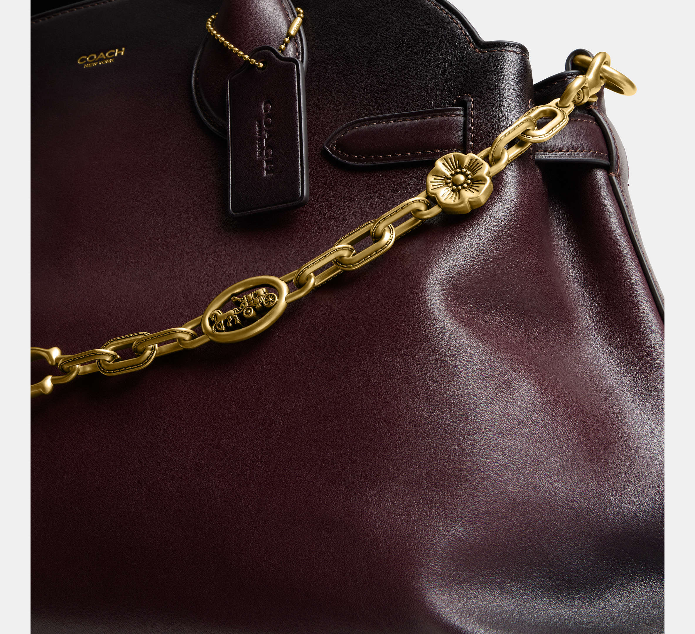 (PREORDER) COACH - Horse And Carriage Chain Strap CX180 Brass/Brass